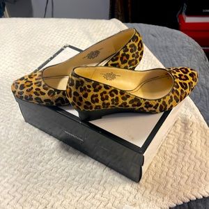 Used, still in great condition, leopard wedge